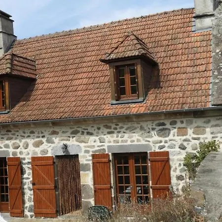 De Caractere Avec Billard, Cheminee, Jardin Clos Et Animaux Acceptes - Fr-1-742-611 Ydes