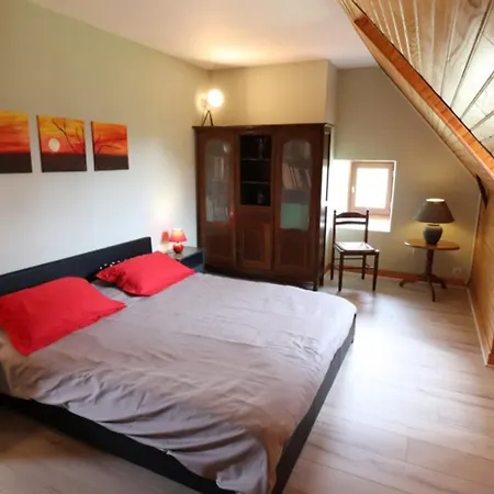 De Caractere Avec Billard, Cheminee, Jardin Clos Et Animaux Acceptes - Fr-1-742-611 Ydes